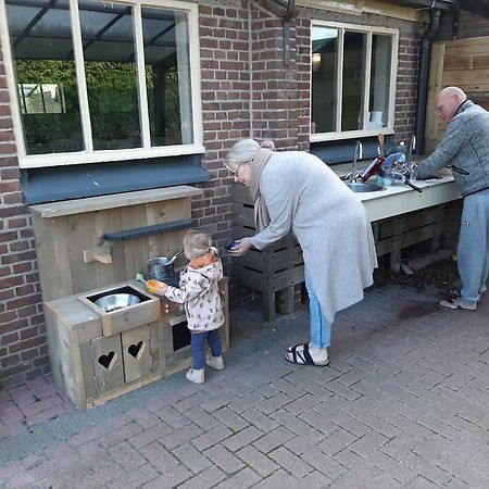 Camping De Tulpenweide Lege Kampeerplaats, Lege Plaats Op Het Gras Zonder Bed Breezand ภายนอก รูปภาพ