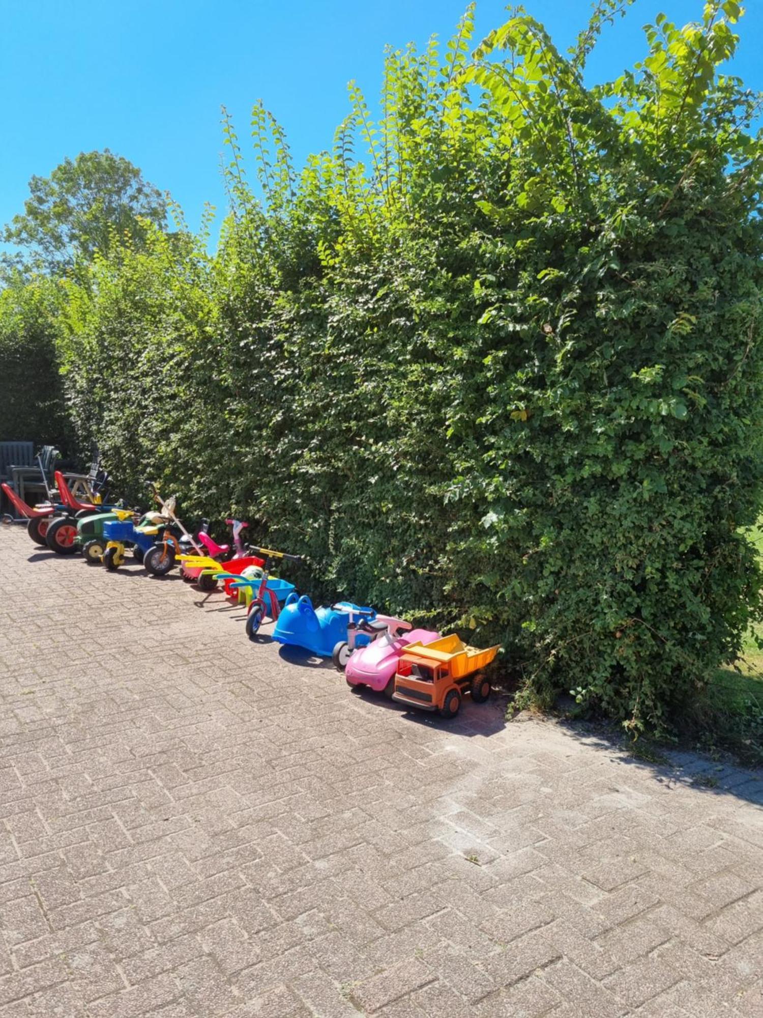 Camping De Tulpenweide Lege Kampeerplaats, Lege Plaats Op Het Gras Zonder Bed Breezand ภายนอก รูปภาพ