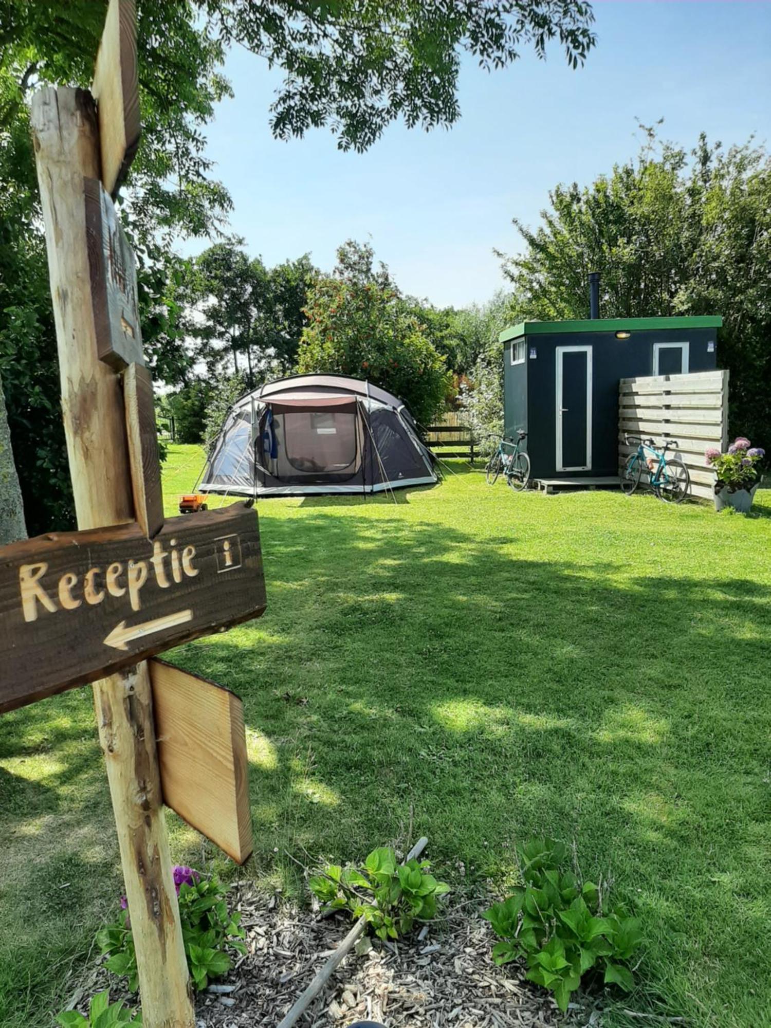 Camping De Tulpenweide Lege Kampeerplaats, Lege Plaats Op Het Gras Zonder Bed Breezand ห้อง รูปภาพ