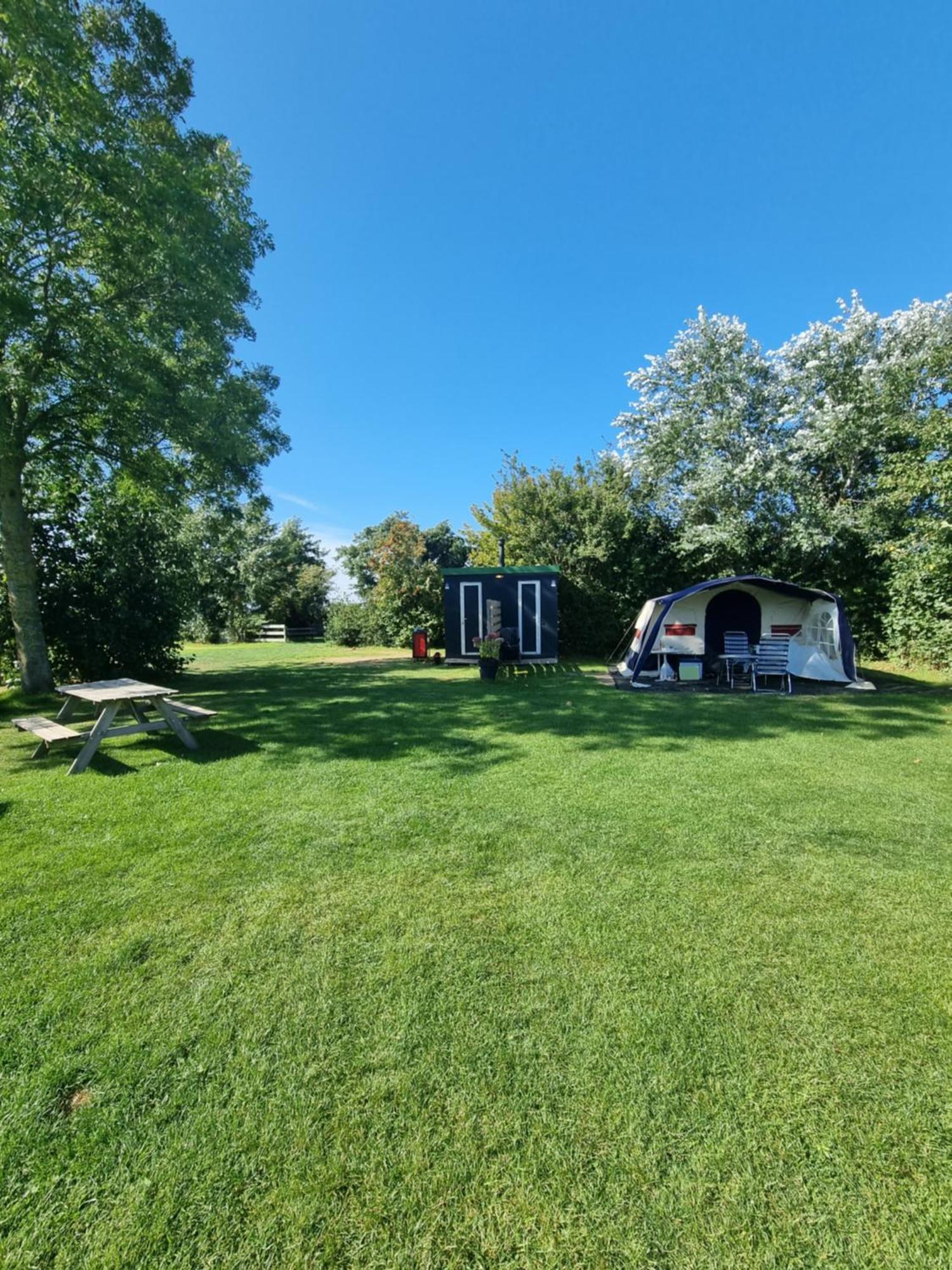 Camping De Tulpenweide Lege Kampeerplaats, Lege Plaats Op Het Gras Zonder Bed Breezand ห้อง รูปภาพ